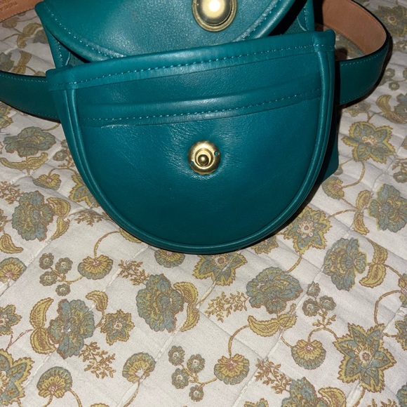 Vintage coach belt bag. - Picture 9 of 12
